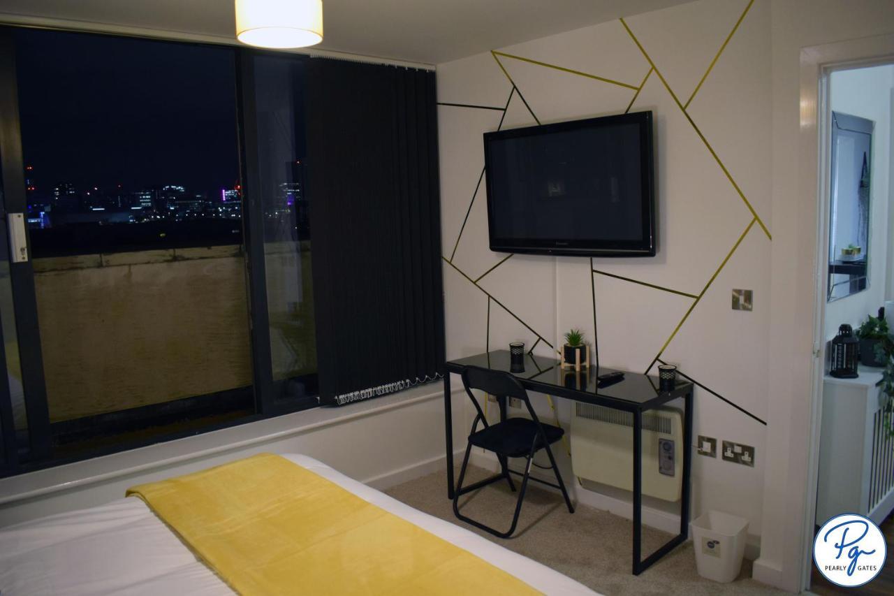 Penthouse - Amazing City Skyline Views - Balcony - Free Extra 2 Hours - Free Parking - Utilita Arena - Bullring Shopping - New St Station- Super King Size Bed Birmingham Exteriér fotografie